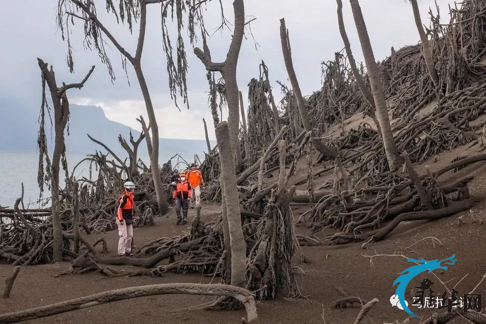 震撼记录：塔尔火山爆发后塔尔岛上死气沉沉，一片废墟！w14.jpg