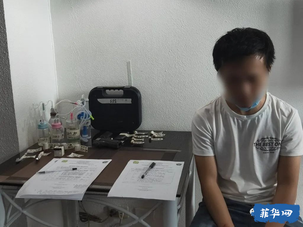 一名前博彩公司中国人因参与贩卖枪支和贩毒，在马卡蒂被警察逮捕w1.jpg