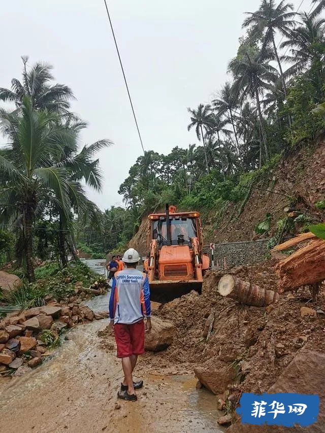 菲律宾比科尔地区发生洪水和山体滑坡 已致2人死亡4人失踪w5.jpg