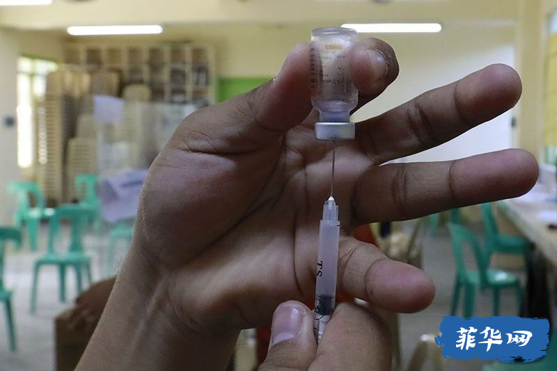 ​菲律宾卫生部警告不要假装年龄和假装生病接种疫苗//​戴不戴面罩？菲律宾政府将出台指南w4.jpg