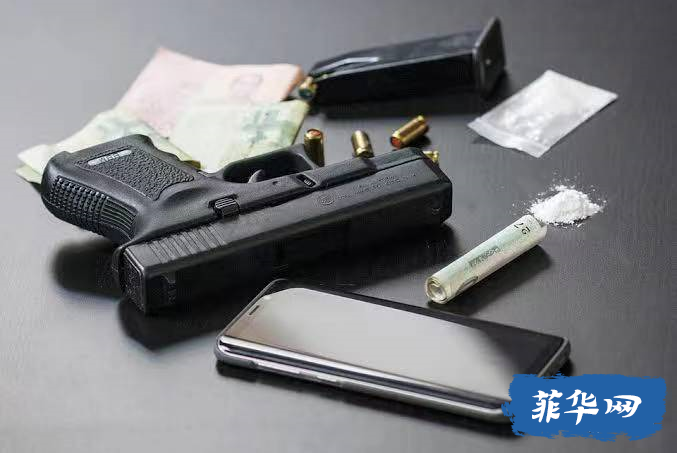 马卡蒂市政府员工因敲诈勒索被捕//警方在甲米地查获 1.36 亿比索毒品//5名嫌疑枪手在邦板牙与警察发生的枪战中被杀w7.jpg