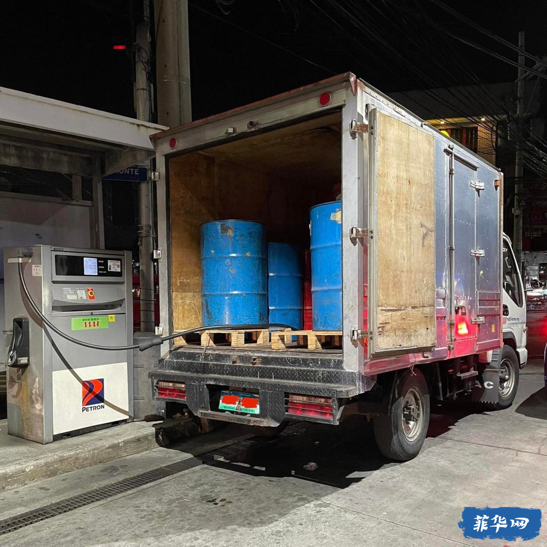 菲律宾油价下周还要狂涨！竟有人拖着油罐车去囤油了！w12.jpg