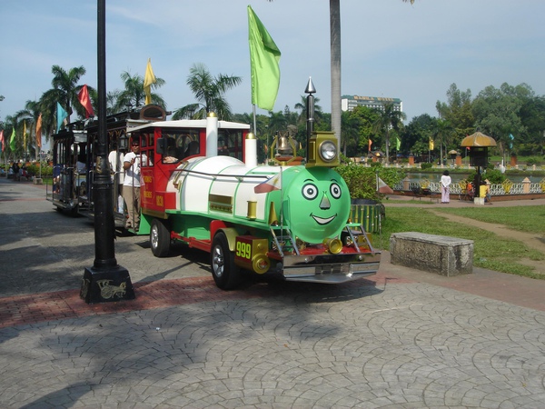 遊園車.JPG 遊園車.JPG
