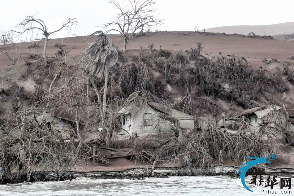 震撼记录：塔尔火山爆发后塔尔岛上死气沉沉，一片废墟！w2.jpg