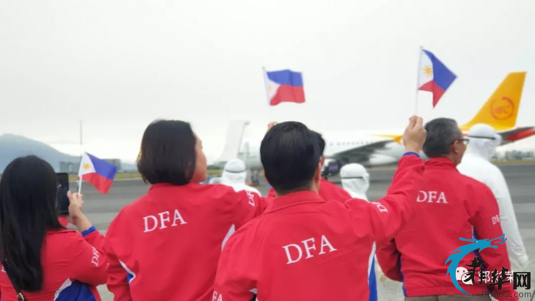 菲律宾武汉撤侨包机今早抵达克拉克 30名菲侨将隔离两周w2.jpg