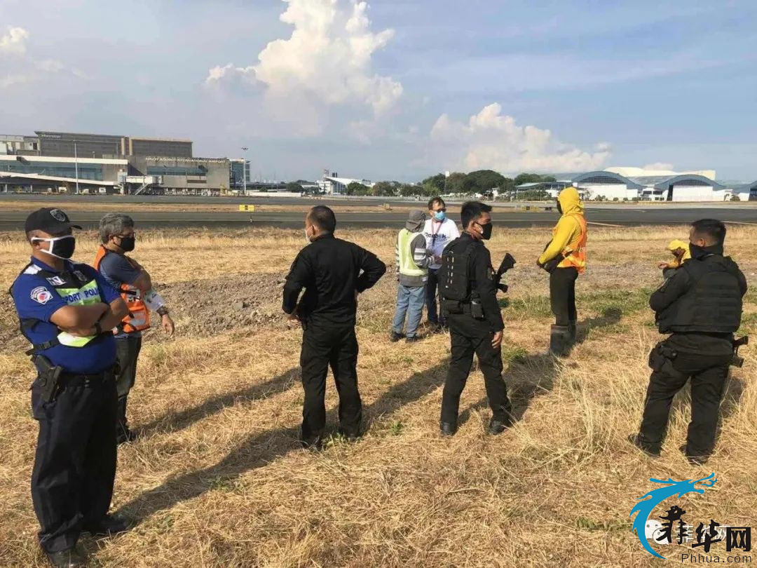 下午在尼诺·阿基诺国际机场（NAIA）发现了一枚未爆炸的老式炸弹w2.jpg