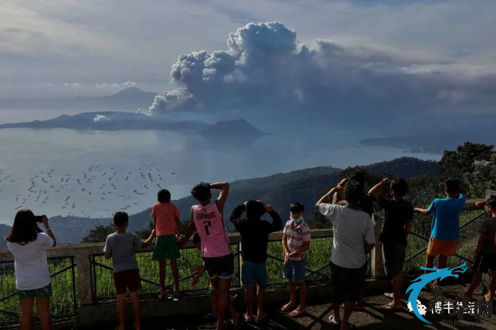 菲律宾塔尔火山24小时内发生了26次地震w7.jpg