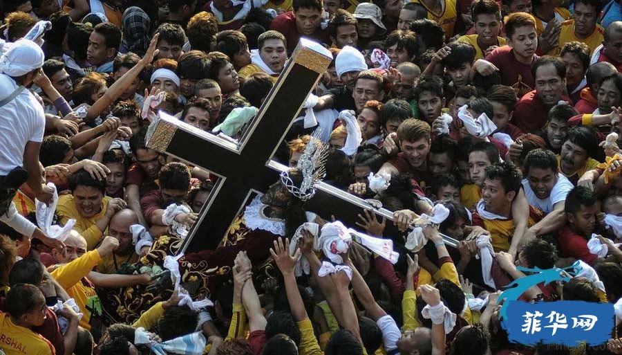 数十万人参加黑耶稣节，他们却绝望泪下……w2.jpg