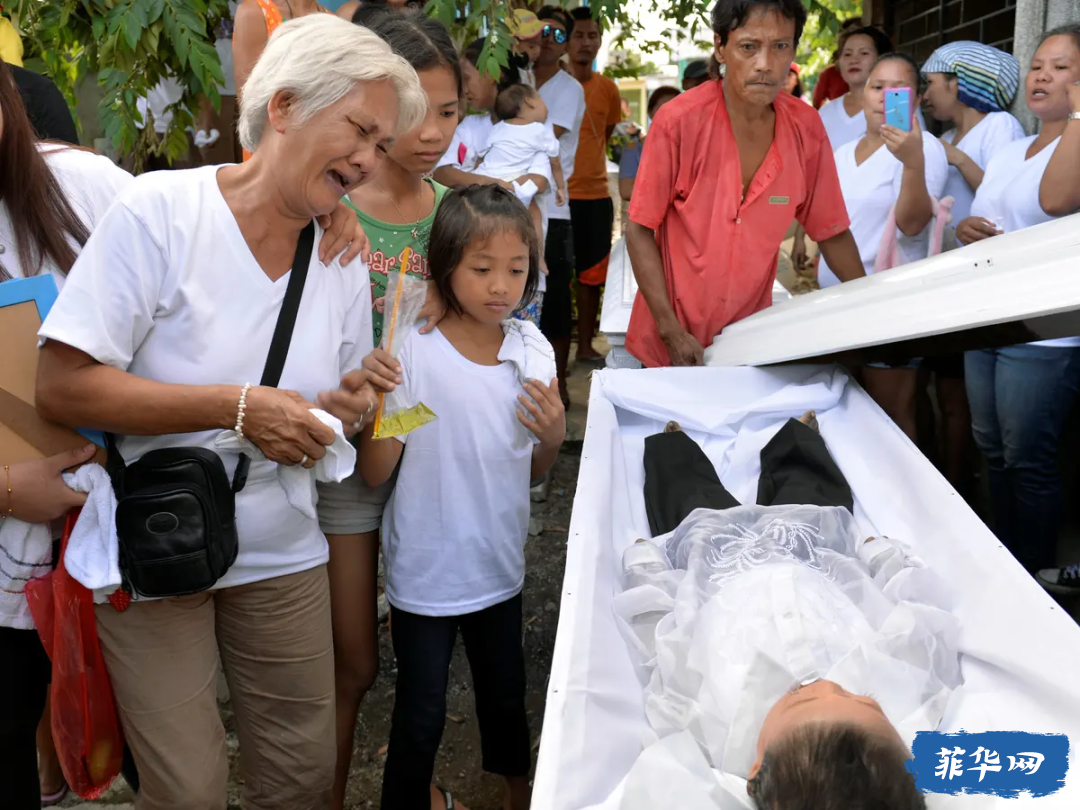 死于毒品战争5岁菲律宾男孩和他的家人的故事w8.jpg