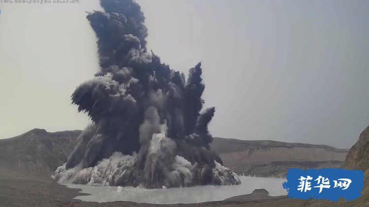 塔尔火山再次喷发，警戒级别升至3级！ 1.4万人疏散w1.jpg