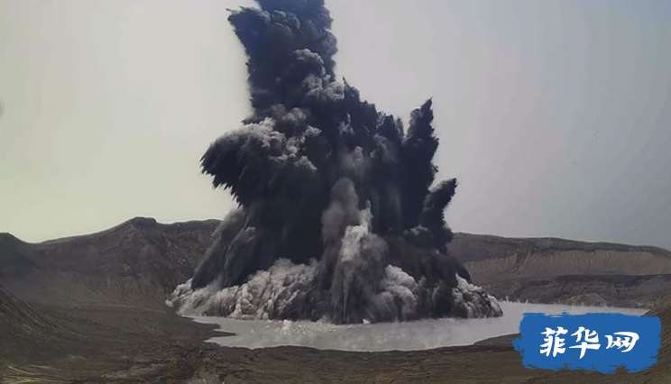 【视频】危险 | 塔尔火山苏醒！岩浆再次喷发 1.4万人紧急撤离w8.jpg