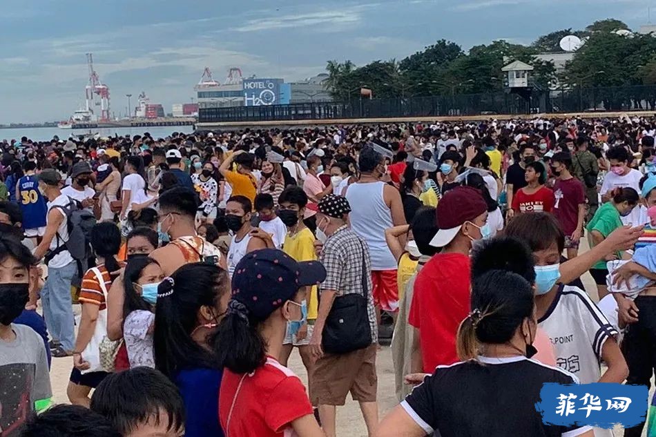 数千人昨天涌入马尼拉“白沙滩”w1.jpg