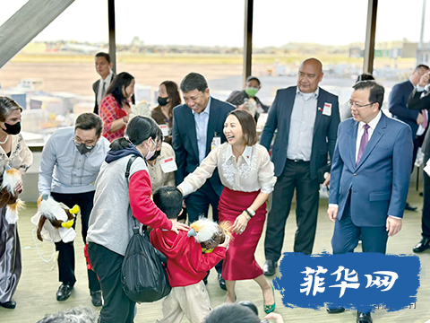 旅游部长与大使亲赴机场欢迎后疫情首个中国旅游团！小马下令降低鸡蛋价格！w2.jpg