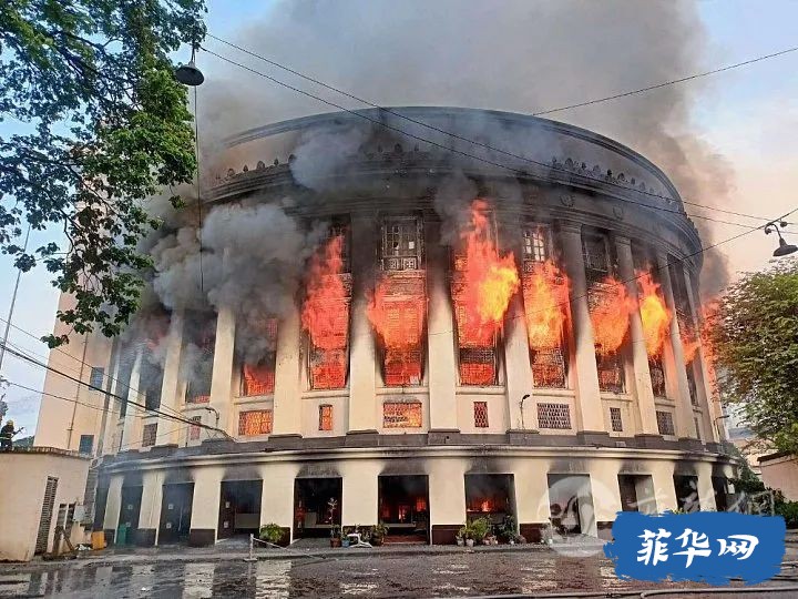 菲律宾马尼拉邮政大楼遭大火吞噬 提升至最高火警|马匹高速上"溜达"吓坏司机w11.jpg