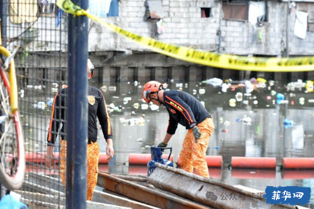 炸弹威胁！||  卡车坠崖 15人死亡！w10.jpg