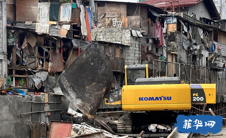 炸弹威胁！||  卡车坠崖 15人死亡！w9.jpg
