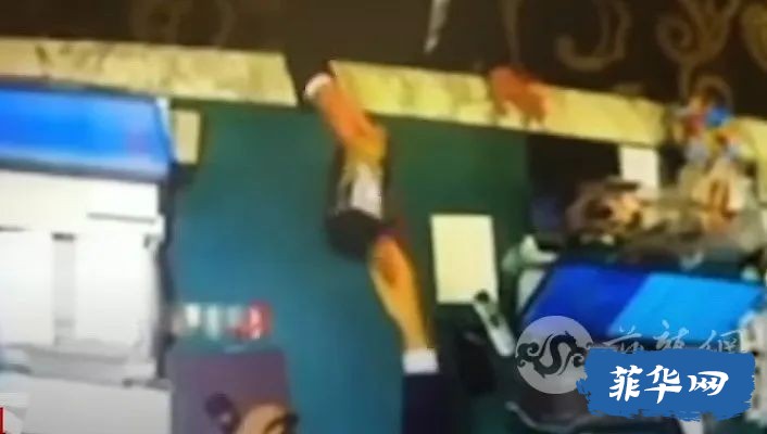 菲律宾部长被困电梯2小时!|张某涉嫌洗钱被捕|员工"监守自盗" 赌场损失600万|移民官勒索被捕外国人? 局长令调查w13.jpg
