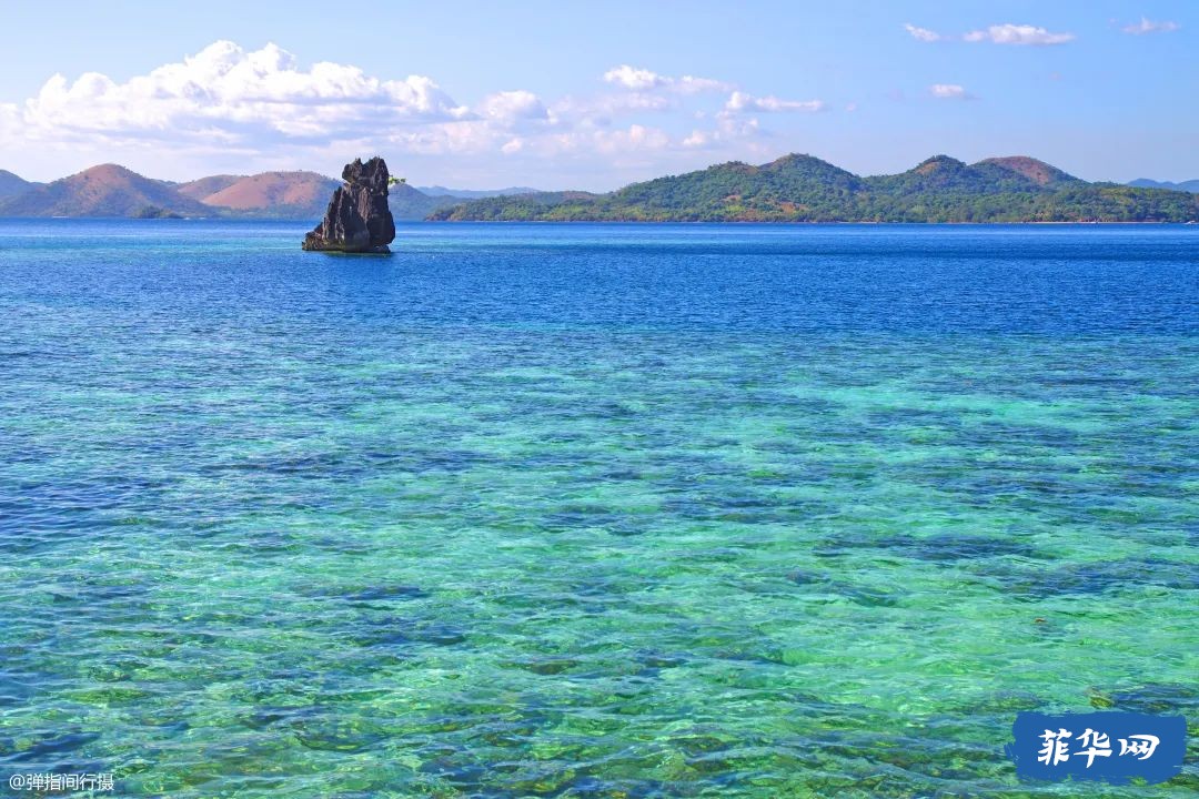 菲律宾最美的海上泻湖，海水堪比马尔代夫，当地人划着船收门票