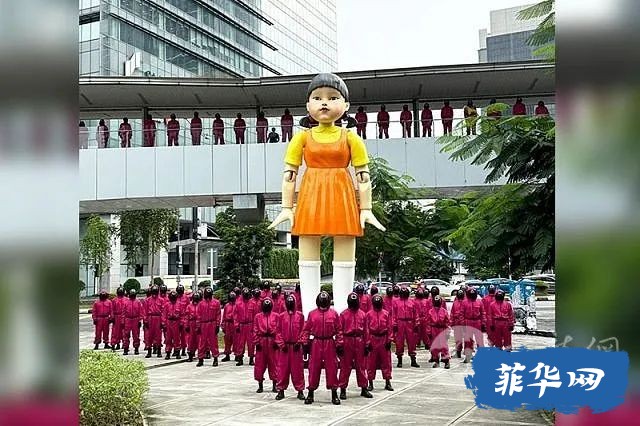 什么都想得出来！让《鱿鱼游戏》“杀手娃娃”管交通，看完都不敢乱开车了！w4.jpg