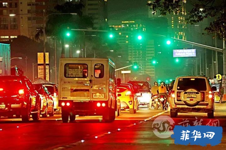 什么都想得出来！让《鱿鱼游戏》“杀手娃娃”管交通，看完都不敢乱开车了！w13.jpg