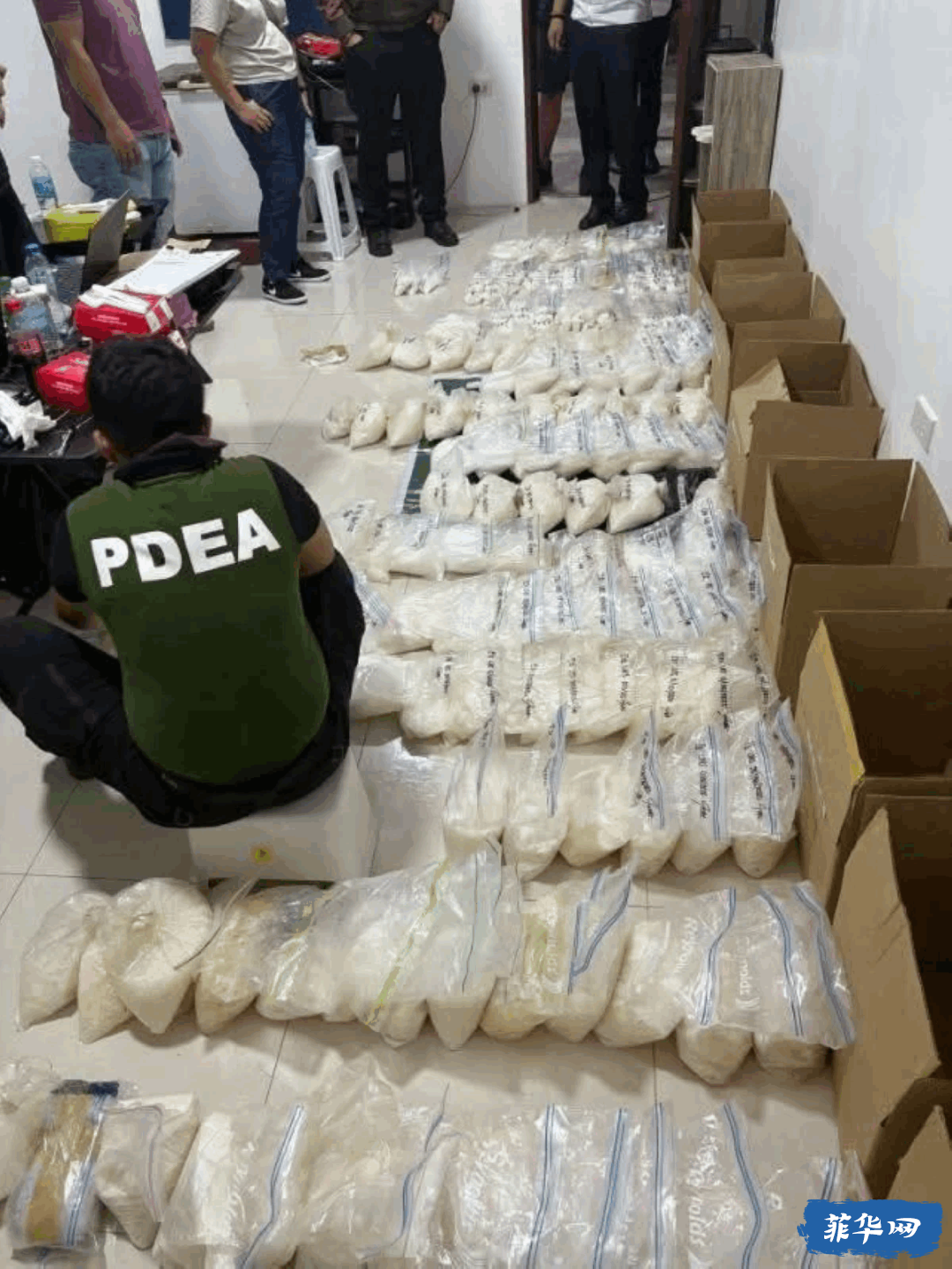 中国籍毒枭在逃——菲律宾缉毒署在天使城一户民宅发现逾10亿“冰毒”w3.jpg
