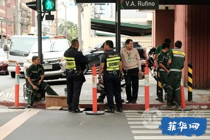 马卡蒂下水道竟爬出了一位女子？路人吓到报警，恐怖电影竟照进现实！w10.jpg