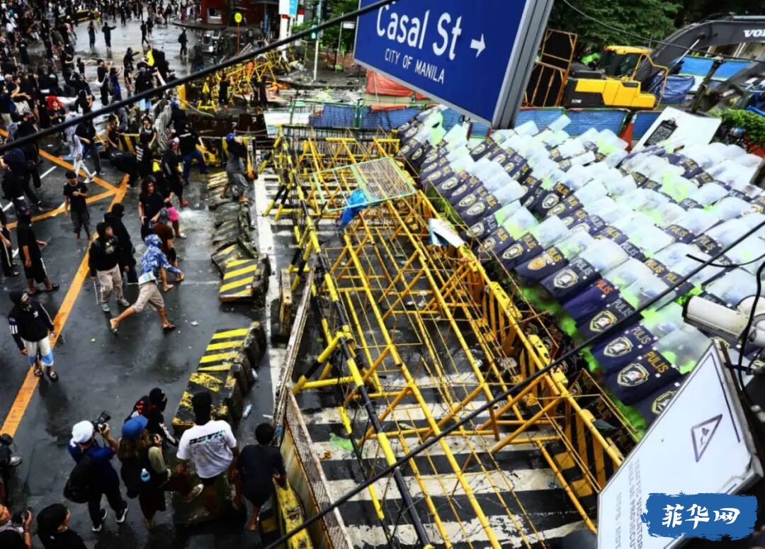 马尼拉反腐抗议中1身亡、48送医、216被捕w7.jpg