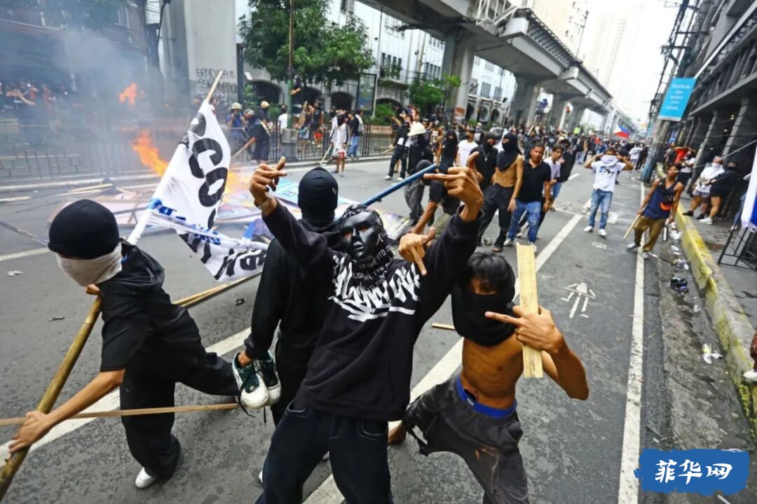 马尼拉反腐抗议中1身亡、48送医、216被捕w6.jpg
